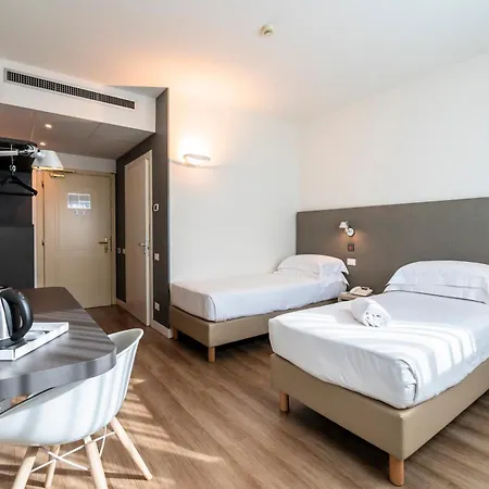 Отель Airport Bergamo Баньятика