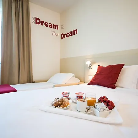 Отель Airport Bergamo